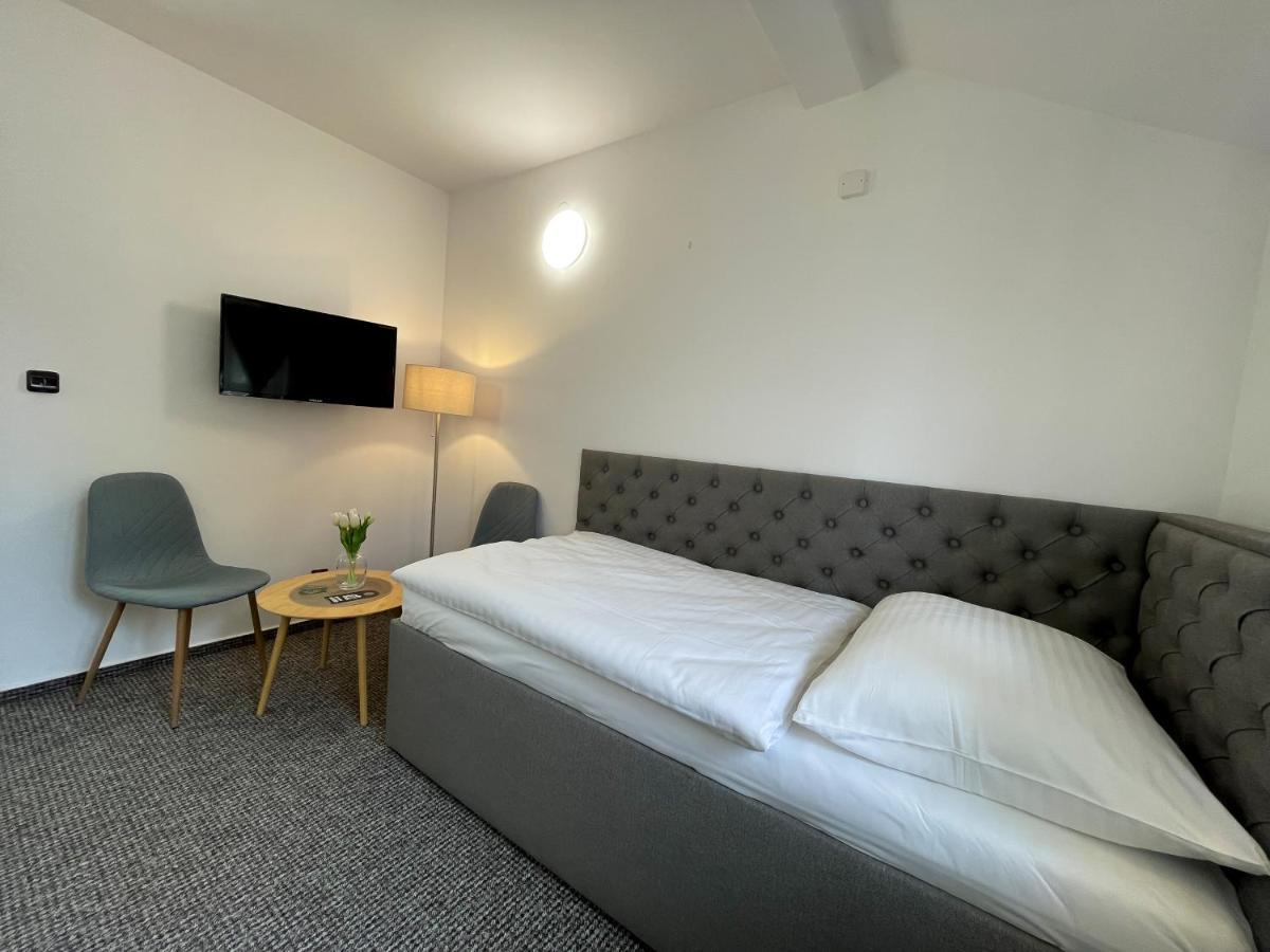 Hotel Colchi Uničov 外观 照片